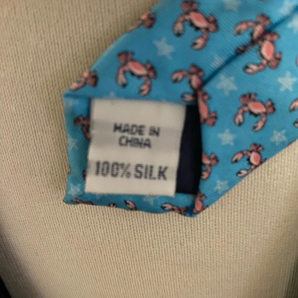 EUC 100% Silk IZOD Crabs and Starfish tie